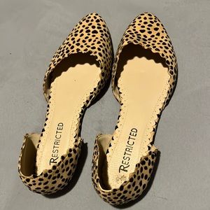 Restricted cheetah flats